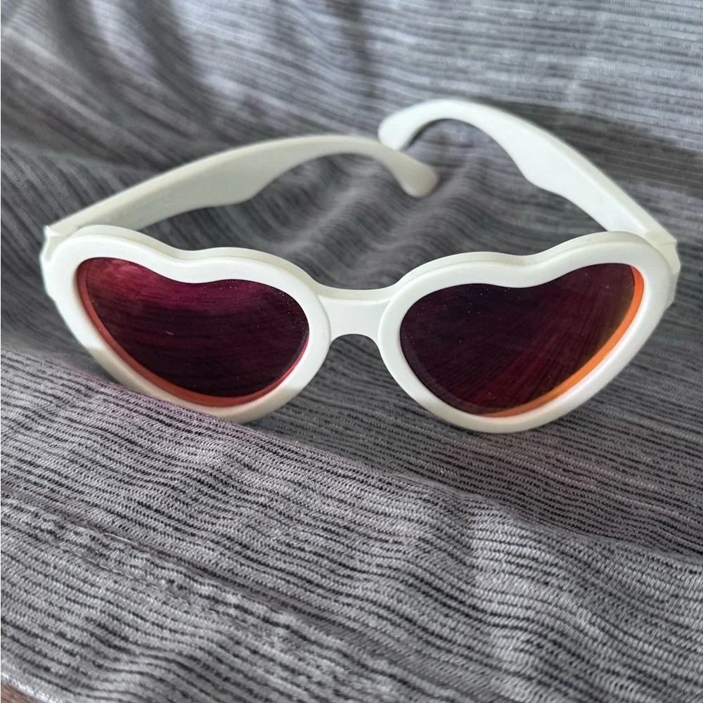 The Beaufort Bonnet Company Heart-Shaped Sunglasses - White and Pink